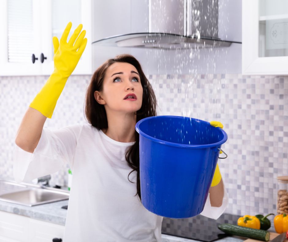 Škoda od vody v kuchyni - nouzový instalatér